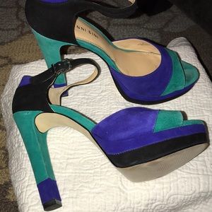 Gianni Bini Shoes - Gianni Bini Color Block Platform Heel - size 9 Gianni Bini Shoes - Gianni Bini Color Block Platform Heel - size 9
